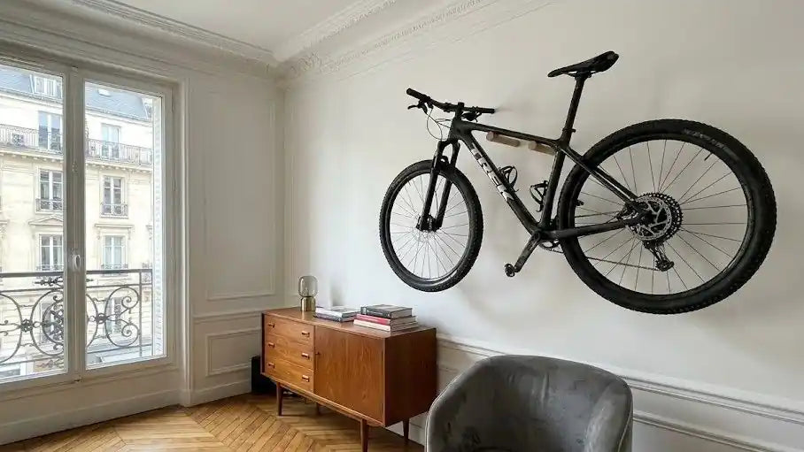 A clean Trek Procaliber stored in an apartment. Image